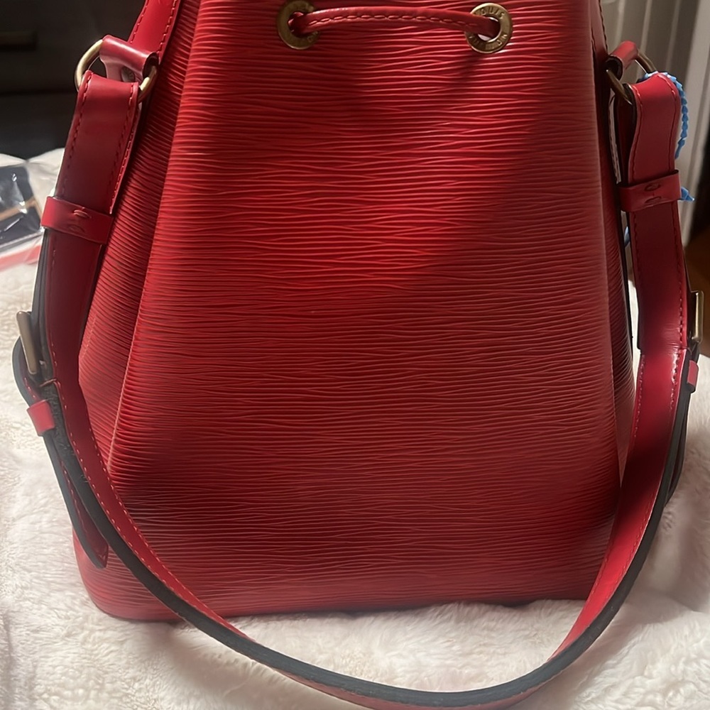 “LOUIS VUITTON” EPI LEATHER BUCKET BAG NOE - Picture 3 of 16